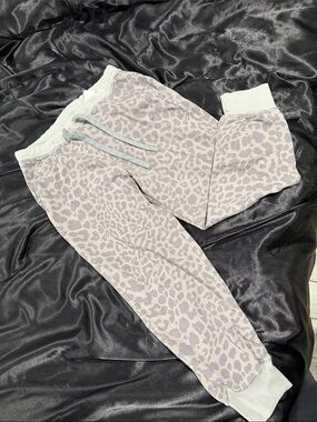Women's Lavender Leopard Print Jogger Pants - Brand Unspecified
